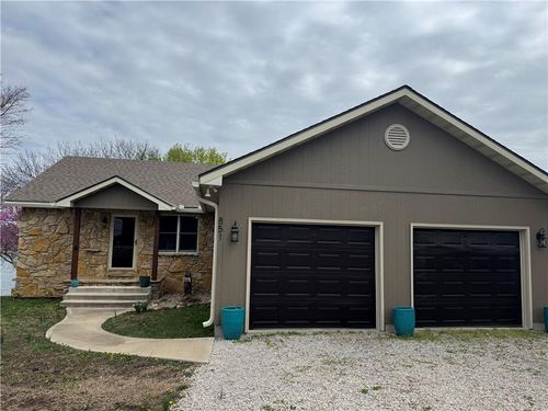 851 190th St, Fort Scott, KS, 66701-8787 | Card Image