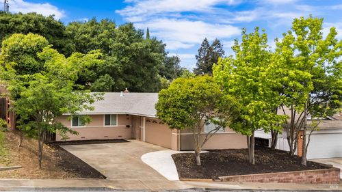 359 Rollingwood Dr, Vallejo, CA, 94591-6733 | Card Image