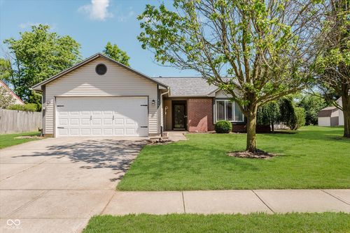414 Countryside Dr, Lebanon, IN, 46052-8837 | Card Image