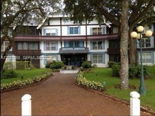 1b-3710 Inverrary Dr, LAUDERHILL, FL, 33319-5142 | Card Image