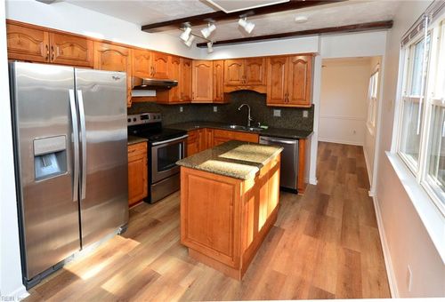 3784 Strathmoor Cir, Virginia Beach, VA, 23452-3527 | Card Image