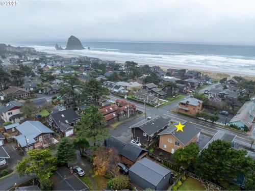 663 S Hemlock St, Cannon Beach, OR, 97110-3048 | Card Image