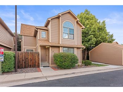 1720 S Quintero Way, Home with 3 bedrooms, 2 bathrooms and null parking in Aurora CO | Image 1