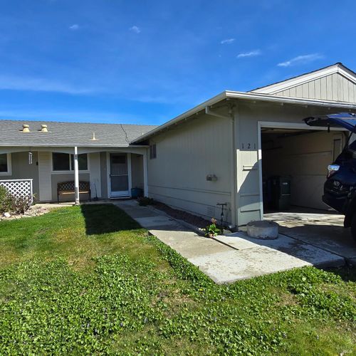 121 Sequoia Dr, Vacaville, CA, 95687-3423 | Card Image