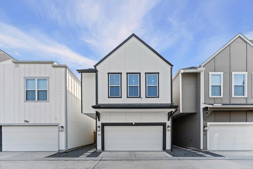 8422 Berry Green Ln, Houston, TX, 77022-1754 | Card Image
