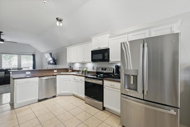 107 Watering Hole, House other with 4 bedrooms, 3 bathrooms and null parking in Newark TX | Image 6