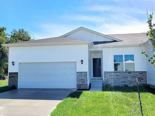1066 Daisy Ln, Waukee, IA, 50263-7403 | Card Image