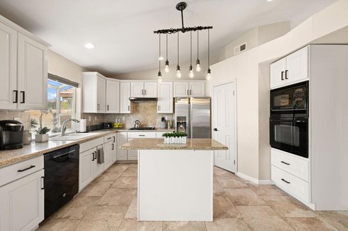 42639 Devonshire St, Palm Desert, CA, 92211-8847 | Card Image
