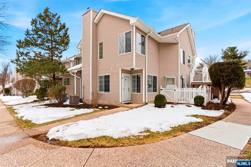 85 Encampment Dr, Bedminster, NJ, 07921-1831 | Card Image