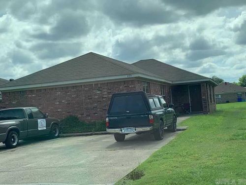 235 S Ash St, Conway, AR, 72034-6905 | Card Image