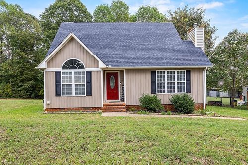 6902 Still Hope Ln, Liberty, NC, 27298-7000 | Card Image