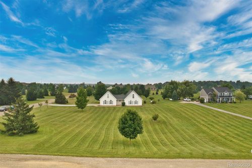 1014 Deer Vly, Manchester, MI, 48158-9482 | Card Image