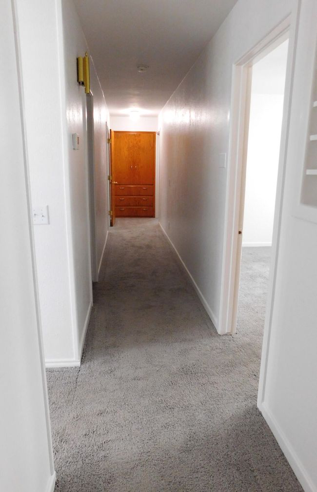 Bedroom hallway | Image 15