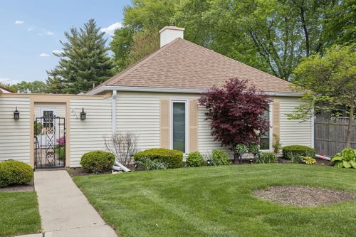 135-135 Garden Dr, Montgomery, IL, 60538-2203 | Card Image