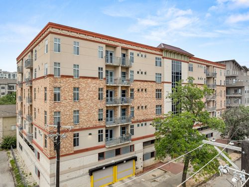 303-711 W 26th St, Austin, TX, 78705-4470 | Card Image