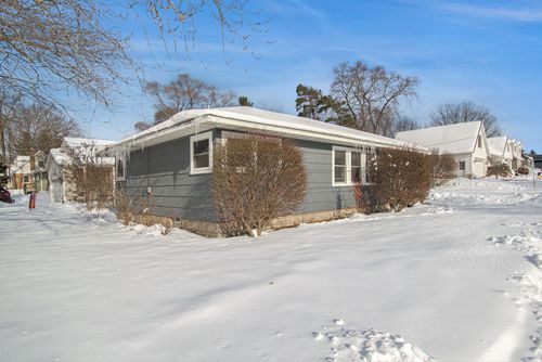 409 South St, Spring Lake, MI, 49456-2069 | Card Image