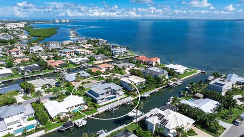 560 Chipping Ln, LONGBOAT KEY, FL, 34228-3518 | Card Image