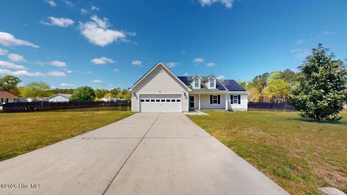 308 Parkton Dr, Richlands, NC, 28574-6367 | Card Image