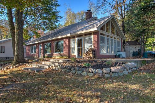 2097 Peninsula Dr, Mora, MN, 55051-6532 | Card Image