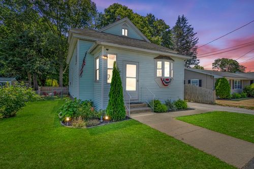 16 Douglas Rd, Gardner, MA, 01440-1815 | Card Image