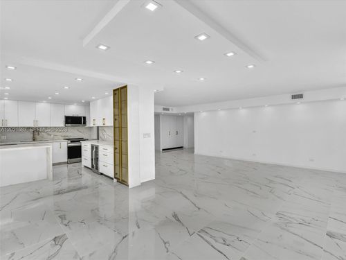 712-230 174th St, Sunny Isles Beach, FL, 33160-3332 | Card Image