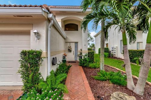 4-7942 Laina Ln, Boynton Beach, FL, 33437-8426 | Card Image