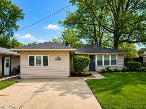 8880 W Ridgewood Dr, Parma Heights, OH, 44130-4109 | Card Image