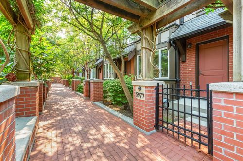 5977 Oak St, Vancouver, BC, V6M2W1 | Card Image