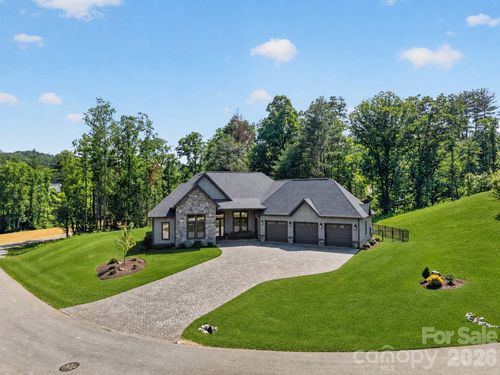 422 Ascension Vly, Horse Shoe, NC, 28742-0180 | Card Image