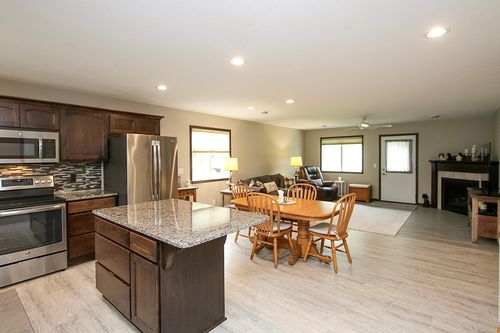 1367 Heritage Ave Nw, Hutchinson, MN, 55350-4390 | Card Image