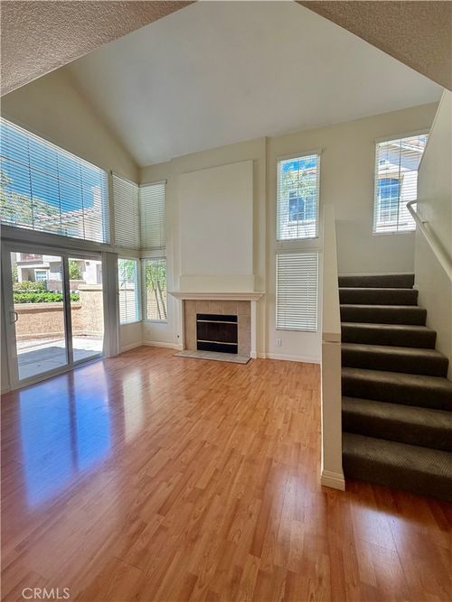 81-8215 E White Oak Rdg, Orange, CA, 92869-4520 | Card Image