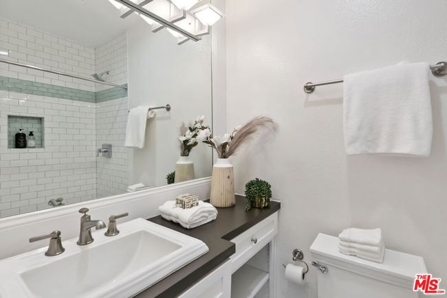159 - 23901 Civic Center Way, Condo with 2 bedrooms, 2 bathrooms and 2 parking in Malibu CA | Image 24