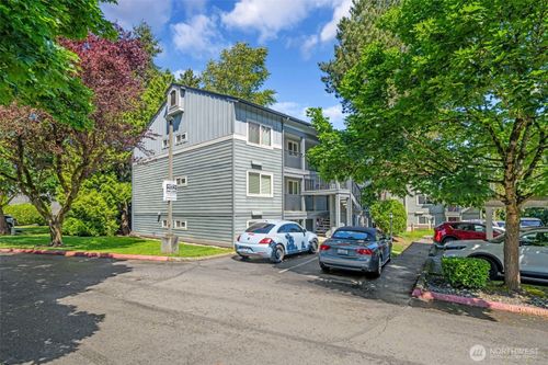 k136-11102 Ne 125th Ln, Kirkland, WA, 98034-9152 | Card Image