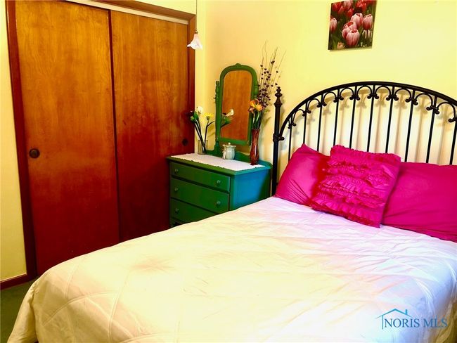 22915 W Walnut Ln, House other with 3 bedrooms, 2 bathrooms and 1 parking in Genoa OH | Image 26