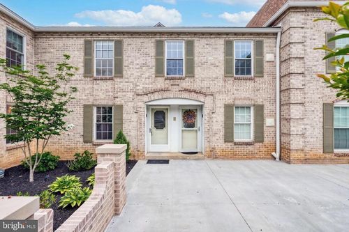 8-1000 Country Club Rd, YORK, PA, 17403-3447 | Card Image