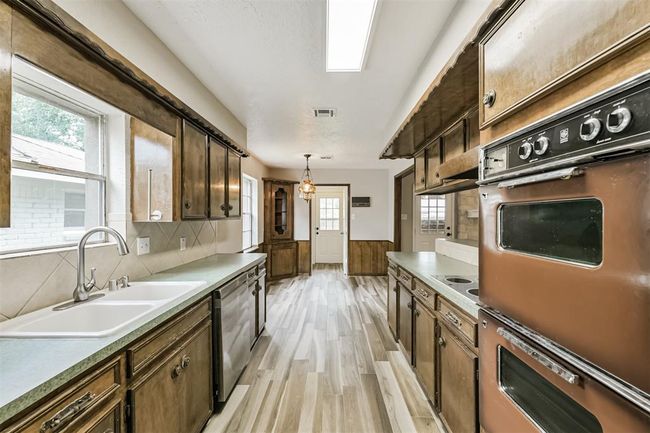 28902 Twisted Oak Dr, House other with 5 bedrooms, 3 bathrooms and 2 parking in Shenandoah TX | Image 11