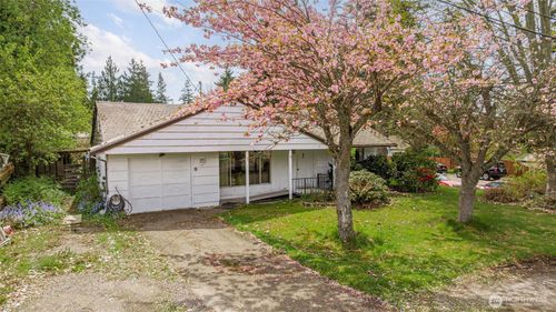 1305 N 171st Street, Shoreline, WA, 98133 | Card Image
