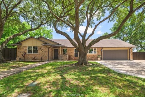 1502 Reimer St, Brenham, TX, 77833-4331 | Card Image