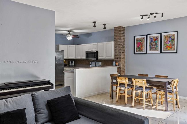 APT-103 - 1417 Avon Ln, Townhouse with 2 bedrooms, 2 bathrooms and null parking in North Lauderdale FL | Image 5