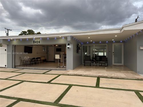 8424 Miramar Pkwy, Miramar, FL, 33025-2852 | Card Image