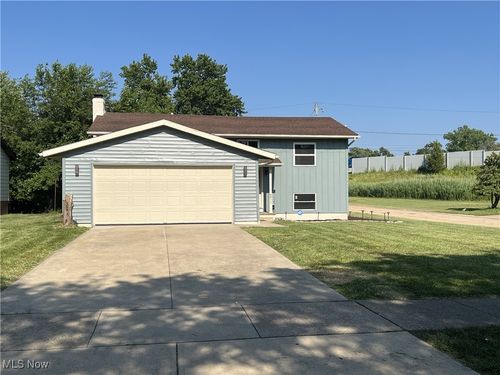 4911 Annette Pl, Warrensville Heights, OH, 44128-4719 | Card Image