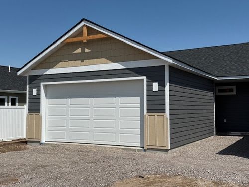 40 Mackin Ct, Kalispell, MT, 59901-6220 | Card Image