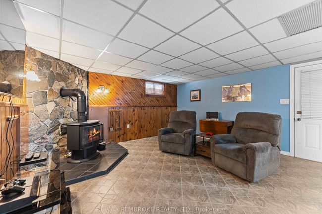 470 Forest Lea Rd, House other with 4 bedrooms, 2 bathrooms and 4 parking in Pembroke ON | Image 36