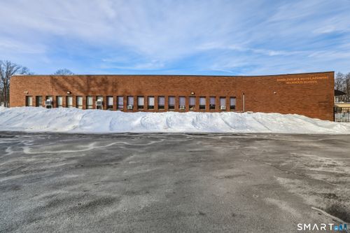 160 Mohegan Dr, West Hartford, CT, 06117-1421 | Card Image