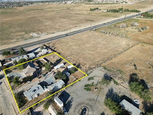 12033 Locust Ln, Apple Valley, CA, 92308-7533 | Card Image