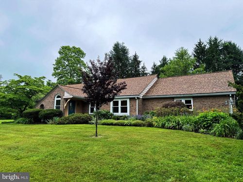 1392 Kutz Dr, POTTSTOWN, PA, 19465-7412 | Card Image