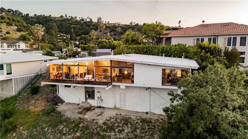 3844 Bobstone Dr, Sherman Oaks, CA, 91423-4719 | Card Image
