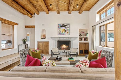 22 Rising Moon, Santa Fe, NM, 87506-2142 | Card Image