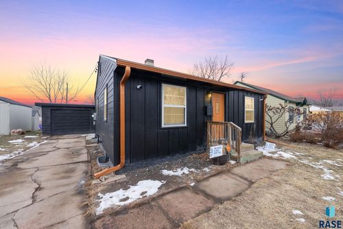 517 S Lyndale Ave Avenue, Sioux Falls, SD, 57110 | Card Image