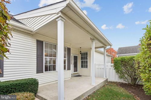 1402 S Hunting Horn Turn, GLEN MILLS, PA, 19342-2240 | Card Image